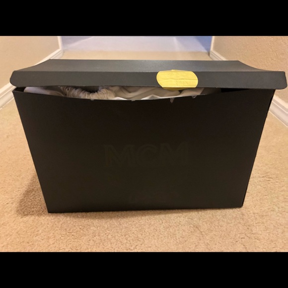 MCM Studded Visetos Mini Bucket Bag **RARE** - Picture 3 of 8